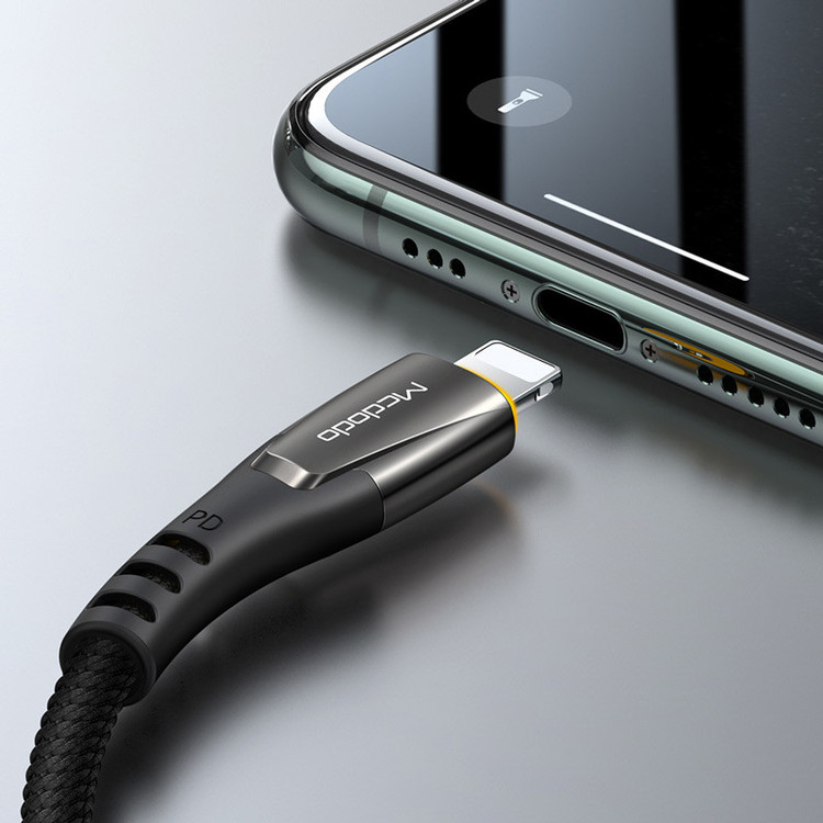کابل USB-C به لایتنینگ مک دودو مدل CA-7650 طول 1.2 متر